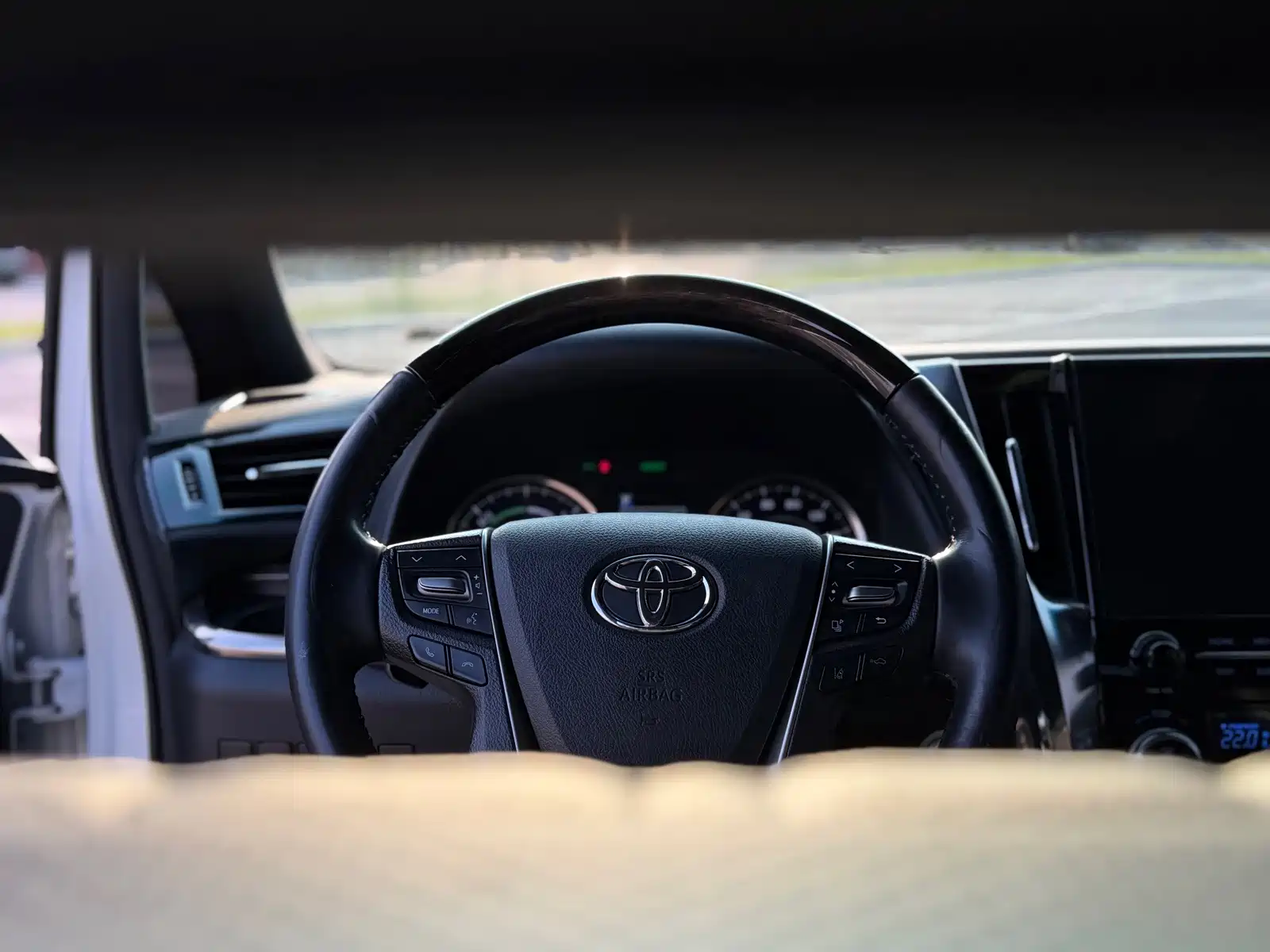 Фото 15 - Toyota Vellfire