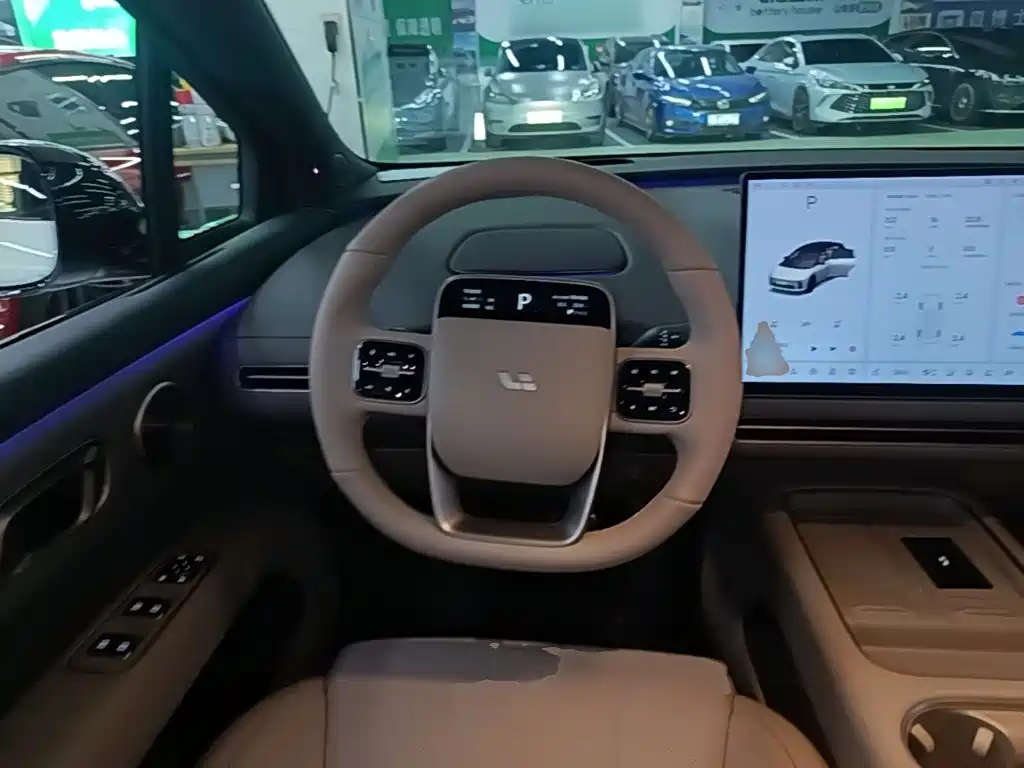 Li Auto i6 2026 2025 2WD Base Model
