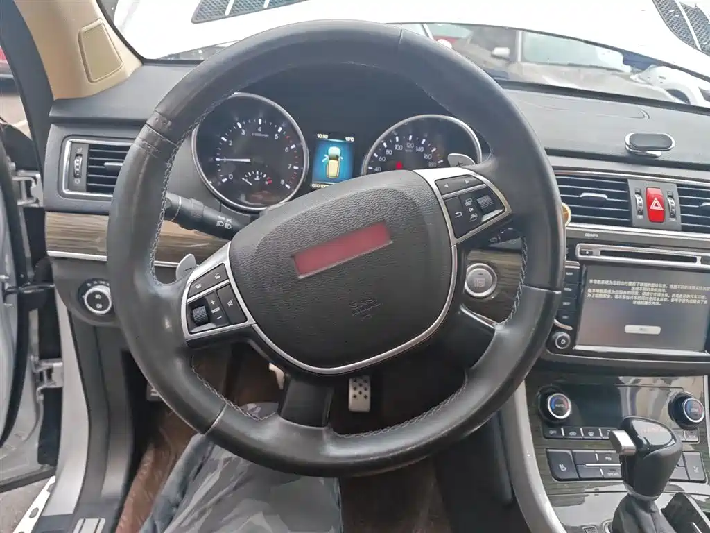 Haval H8 2015 2.0T 2WD Standard фото 11