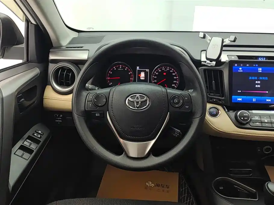 Toyota RAV4 Rongfang 2019 2.0L CVT 2WD Trend X Limited Edition China V фото 15