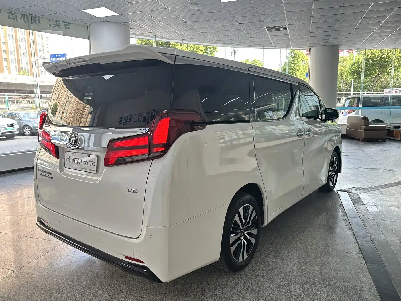 Toyota Alphard 2018 Facelift 3.5L Premium Edition фото 5