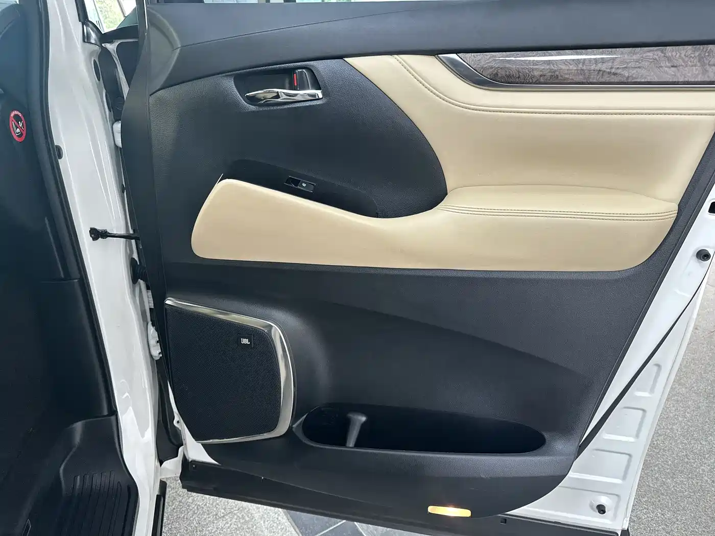 Toyota Alphard 2018 Facelift 3.5L Premium Edition фото 27