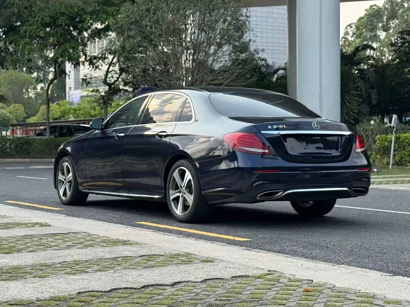 Mercedes-Benz E-Class 2020 Model E 260 L Sport фото 4