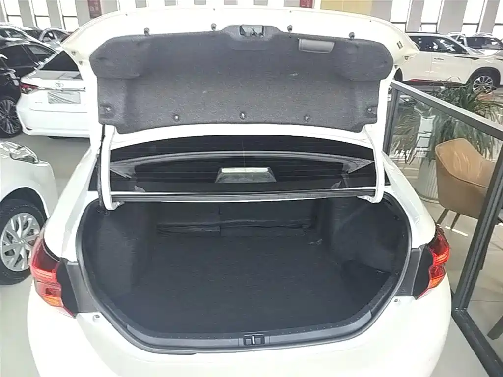 Toyota Levin 2018 185T CVT Premium Edition China V фото 15