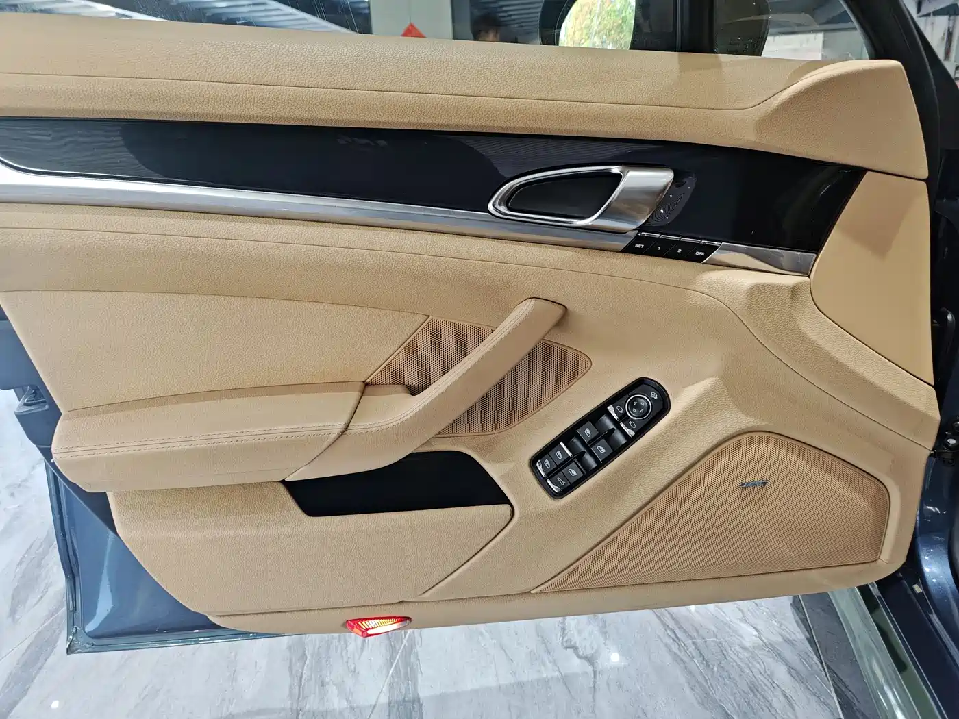 Porsche Panamera 2010 Model Panamera 4S 4.8L фото 5