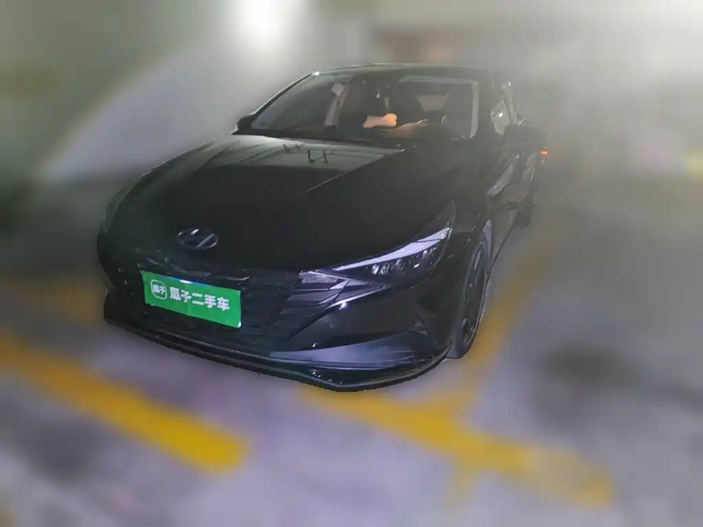 Фото 1 - Hyundai Elantra