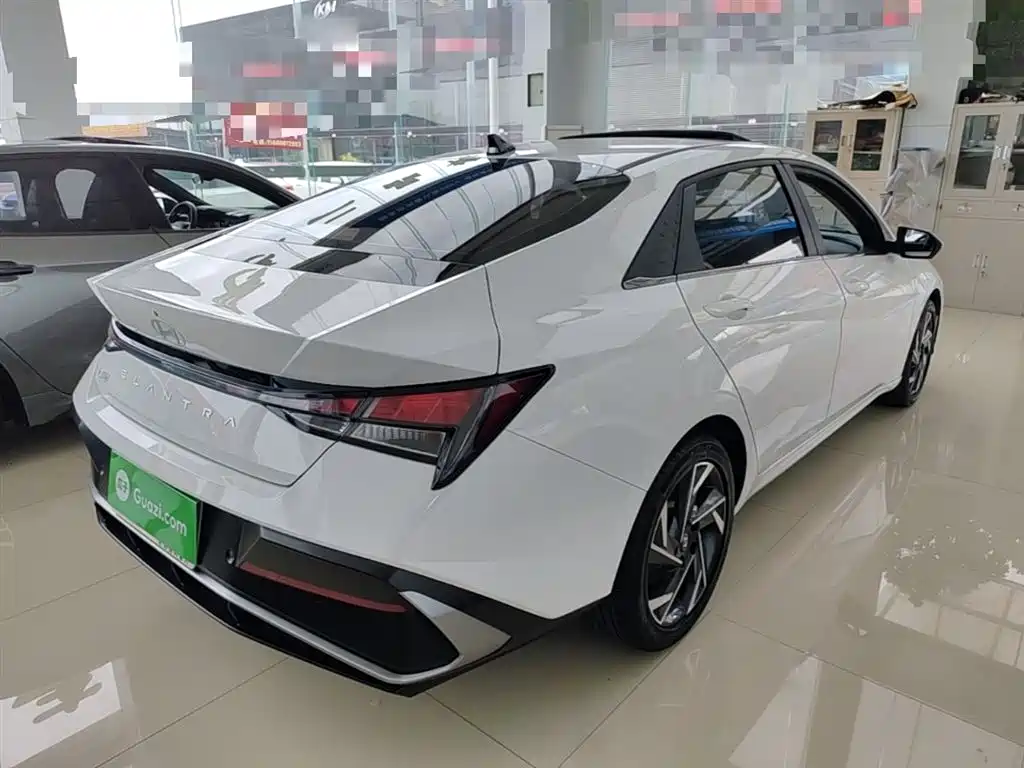 Hyundai Elantra 2023 1.5L CVT GLX Elite Edition фото 7
