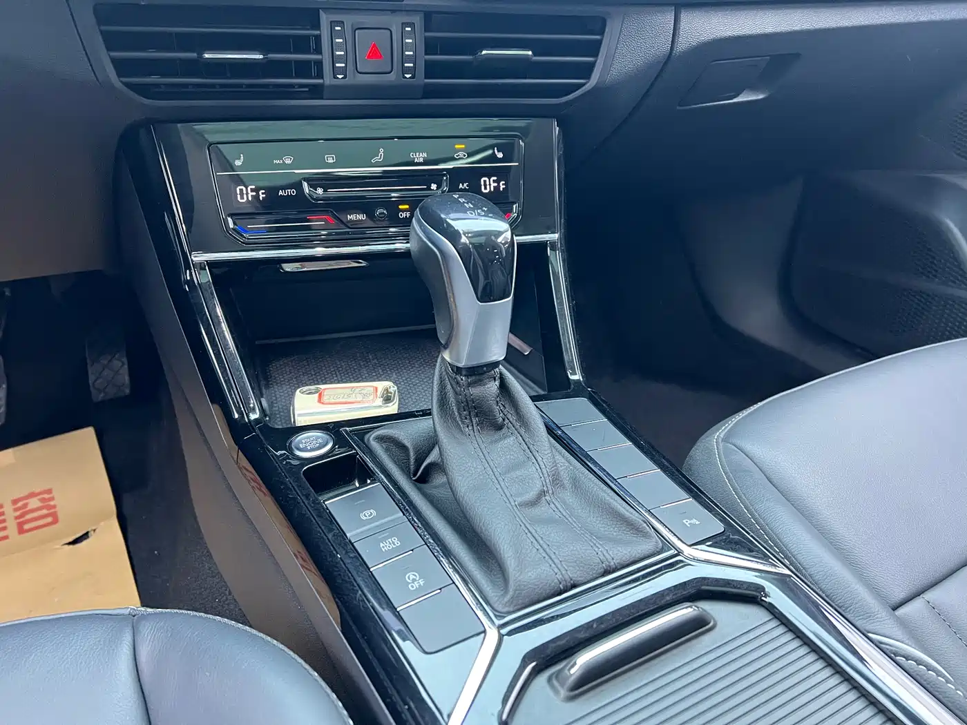 Volkswagen Passat 2023 Facelift 330TSI Starlight Elite Edition фото 13