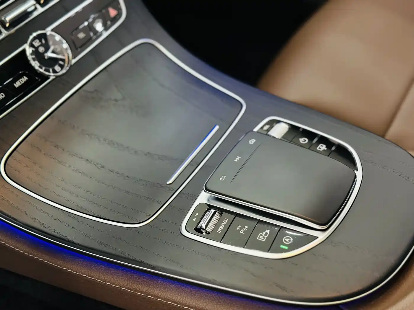 Mercedes-Benz E-Class 2020 E 300 L Sport Luxury Model фото 18