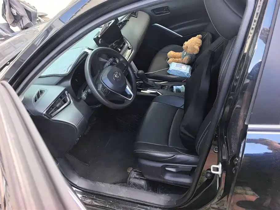 Toyota Frontlander 2023 2.0L CVT Elite Edition фото 9