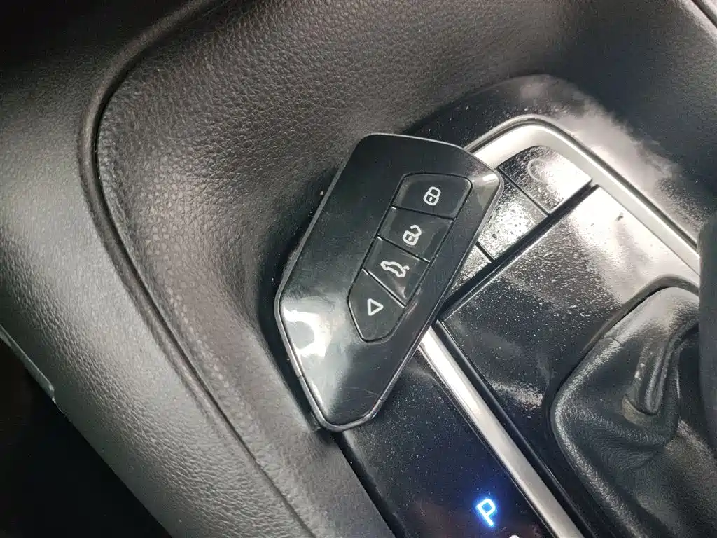 Toyota Corolla 2021 1.2T S-CVT Luxury Edition фото 9