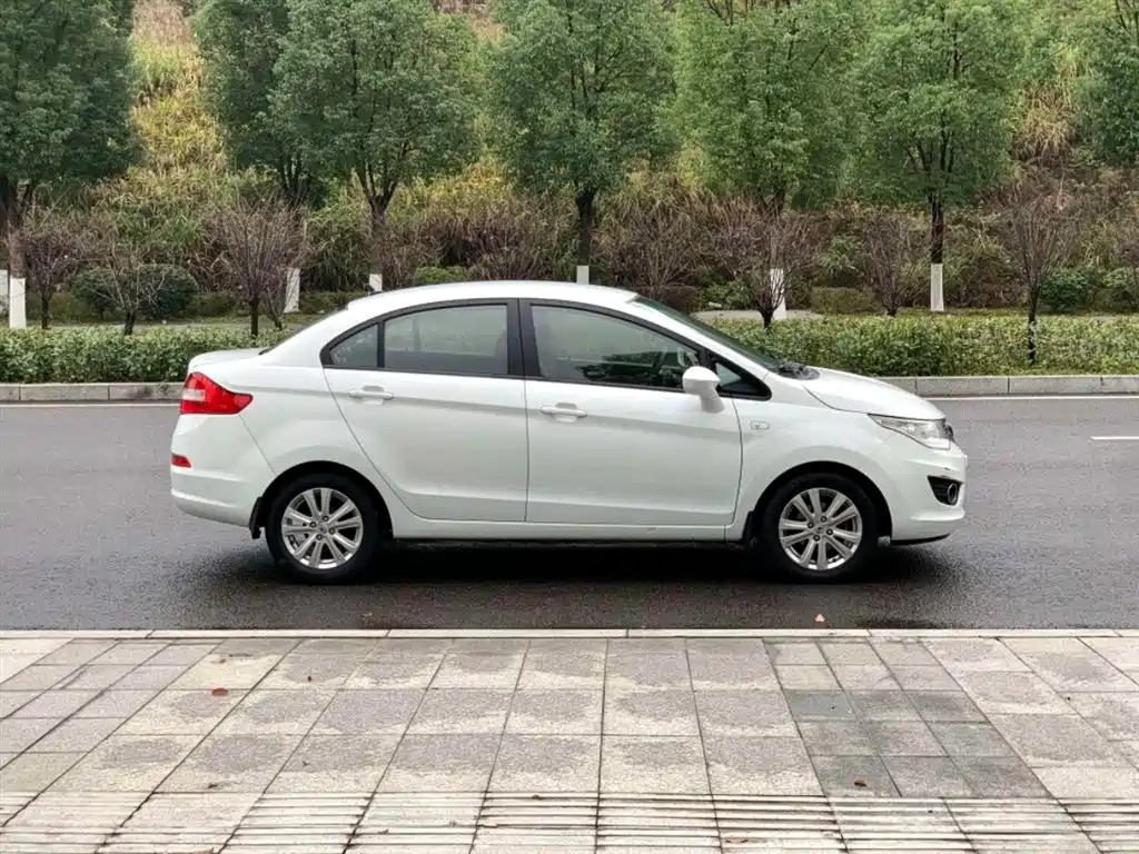 Cowin Kaiyi C3 2015 2015 1.5L AMT Gold Diamond Edition