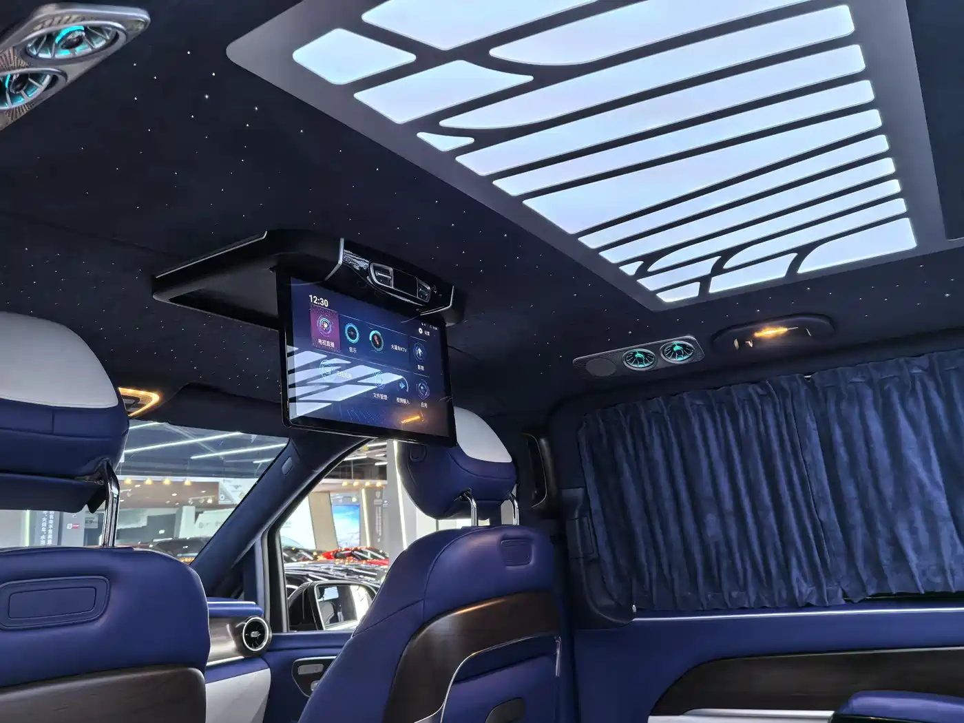 Mercedes-Benz V-Class 2022 V 260 Pilot Edition фото 18