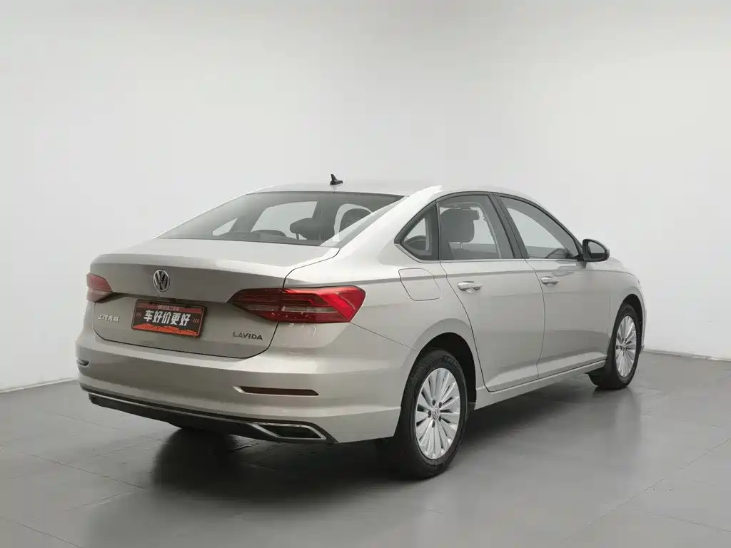 Фото 2 - Volkswagen Lavida