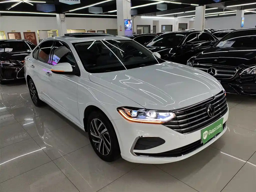 Volkswagen Lavida 2023 1.5L Auto Luxury Edition фото 4