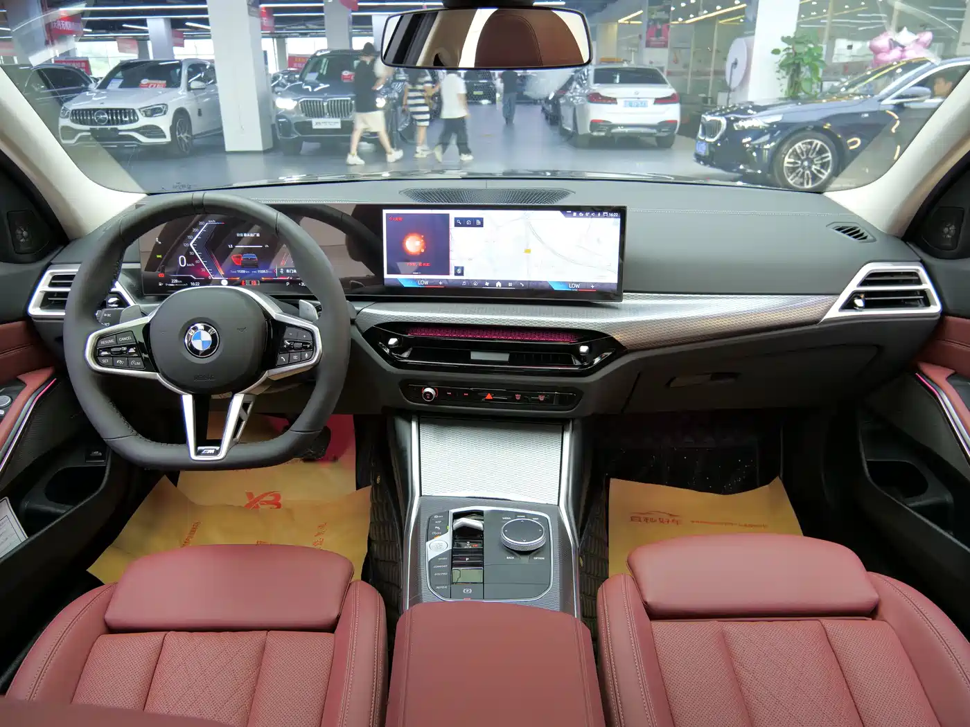 BMW 3 Series 2025 330Li M Sport Night Edition фото 8
