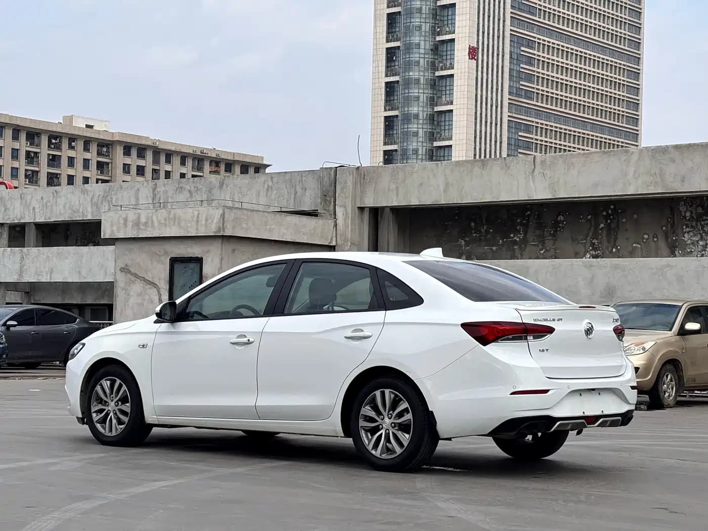 Buick Excelle 2019 15T DCT Connected Elite (China V) фото 7