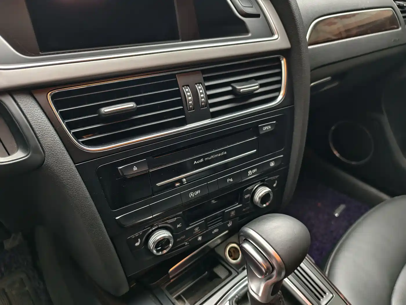 Audi A4L 2013 35 TFSI Automatic Luxury фото 16