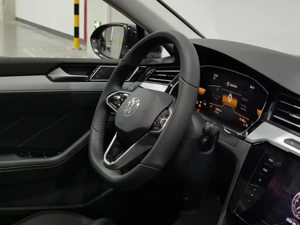 Фото 22 - Volkswagen Magotan