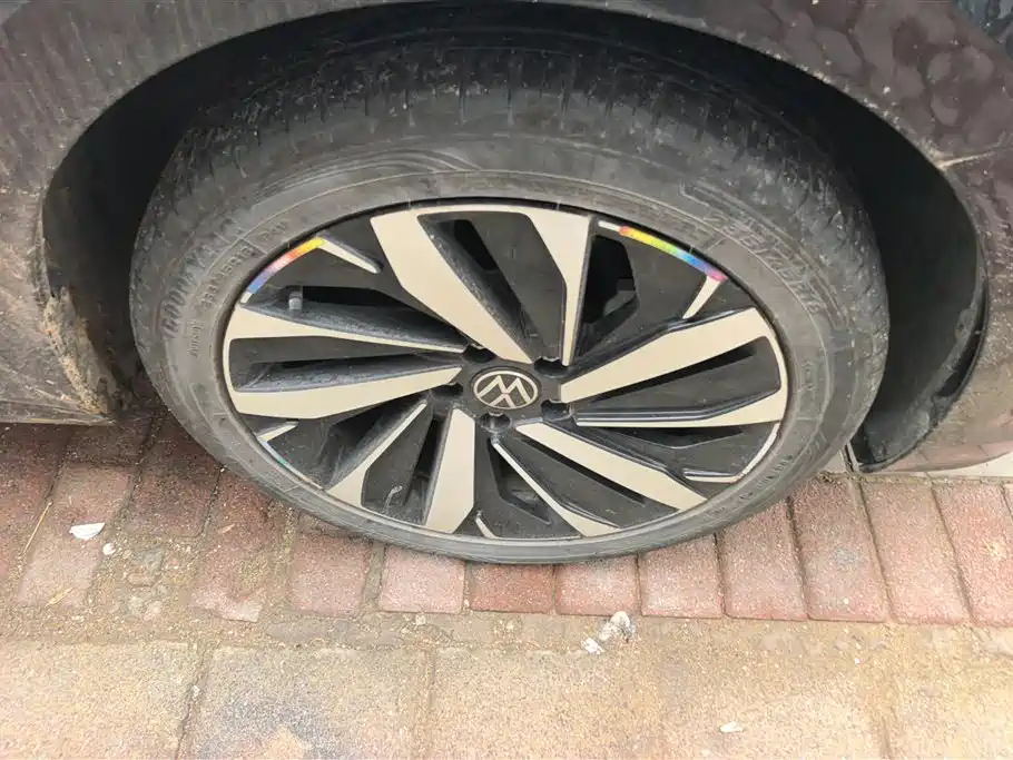 Volkswagen Passat 2024 380TSI Dragon Glory Edition фото 6