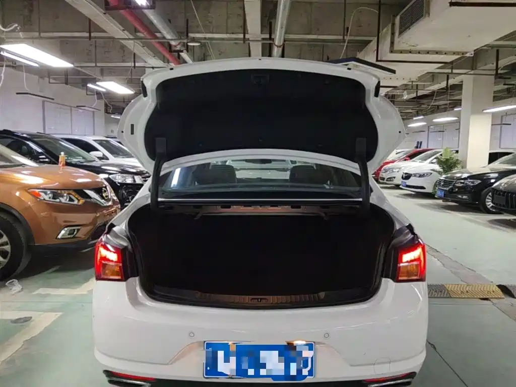 Buick Verano 2015 Sedan 20T Dual-clutch Leading фото 19