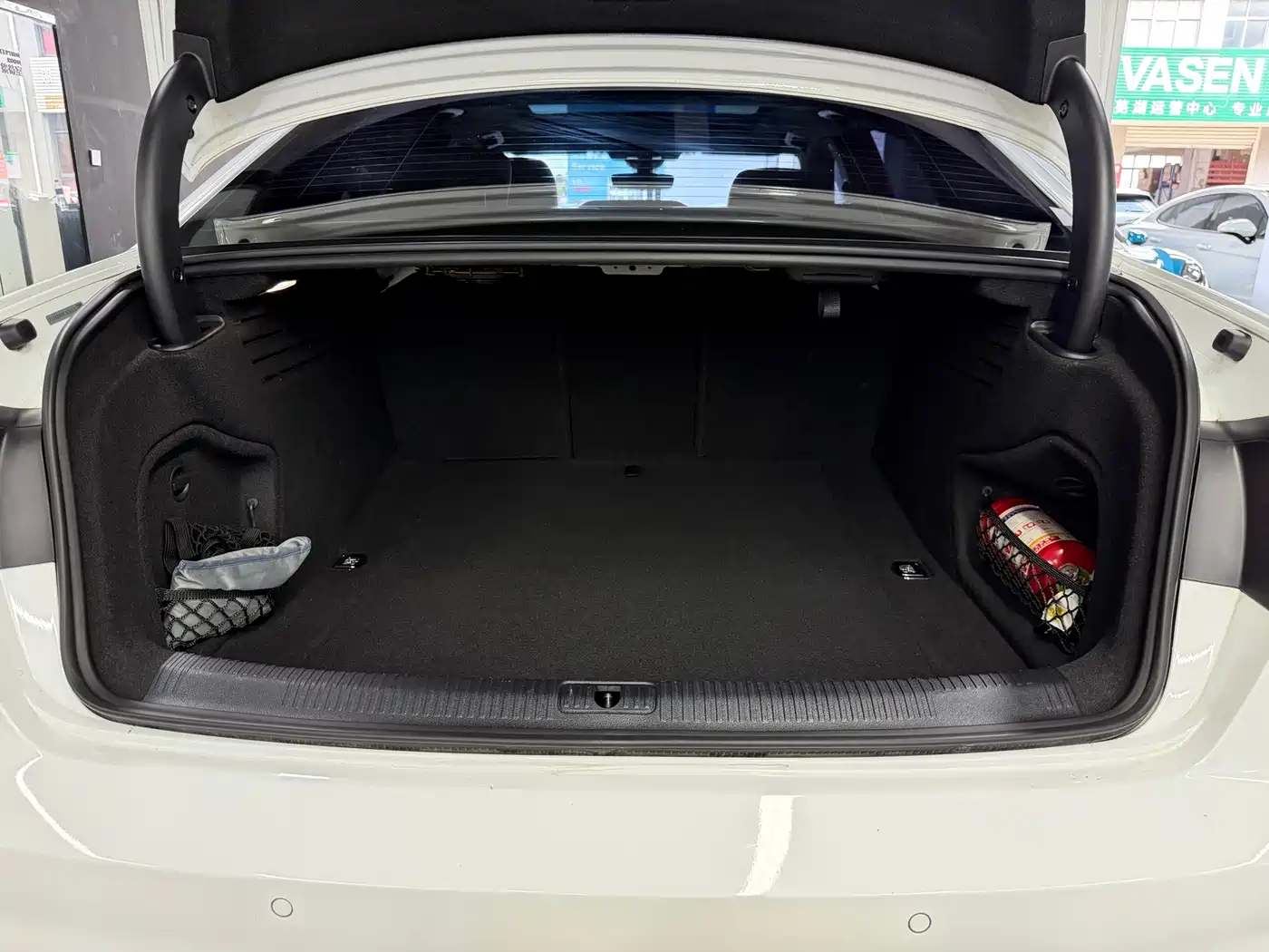 Photo 22 - Audi A4L