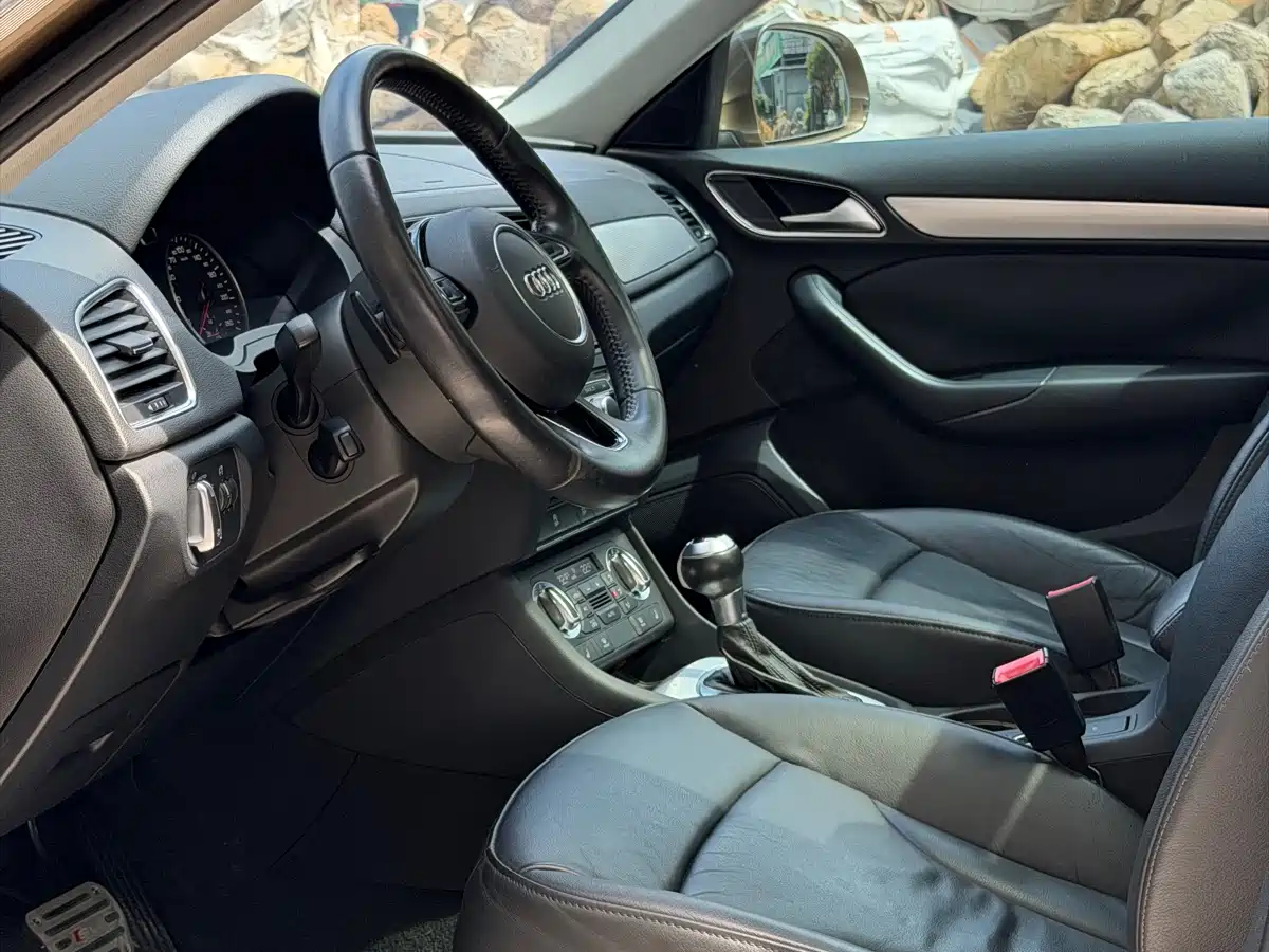 Photo 4 - Audi Q3