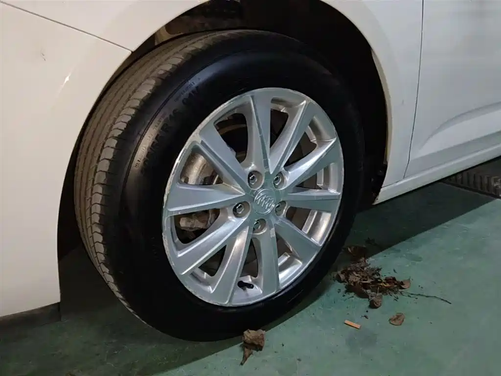 Buick Verano 2015 Sedan 20T Dual-clutch Leading фото 23