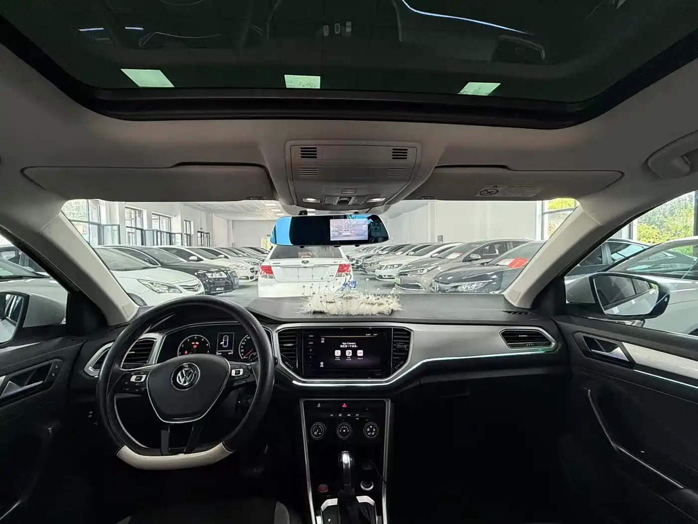 Фото 5 - Volkswagen T-ROC