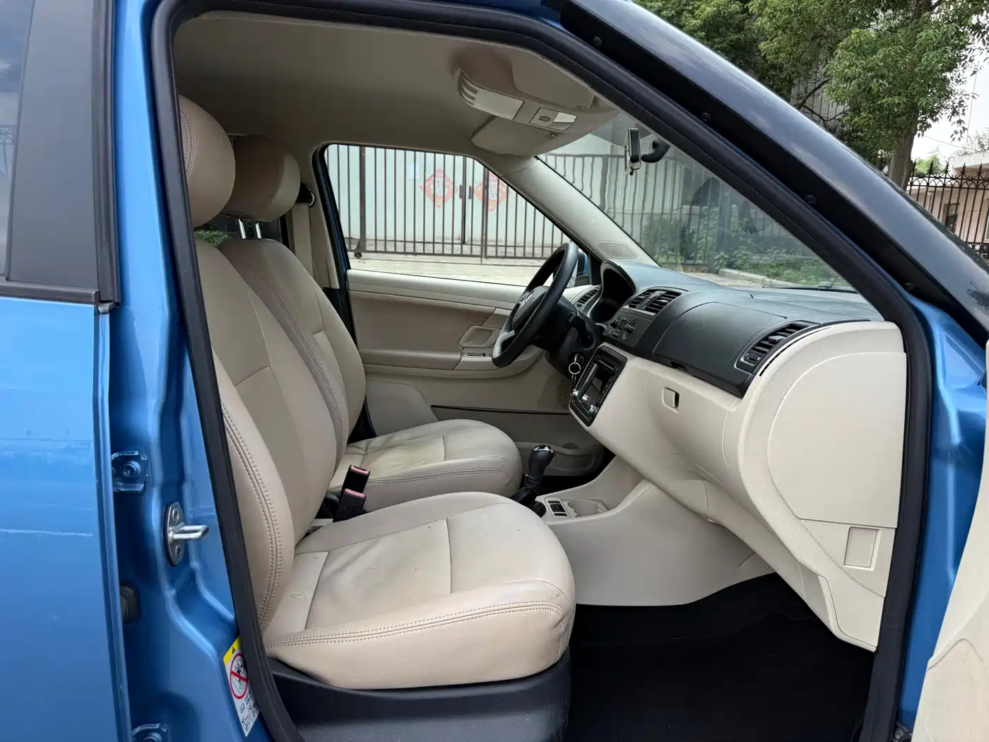 Škoda Fabia 2014 1.4L Automatic Crystal Edition фото 13