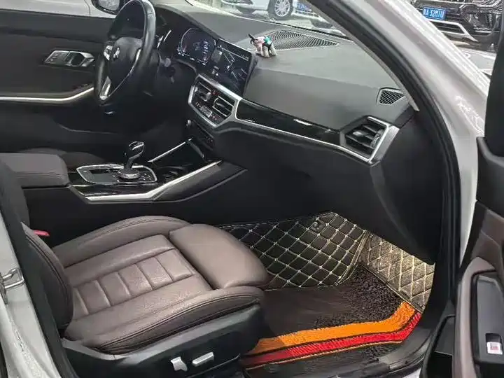 BMW 3 Series 2021 320i Sport Package фото 9