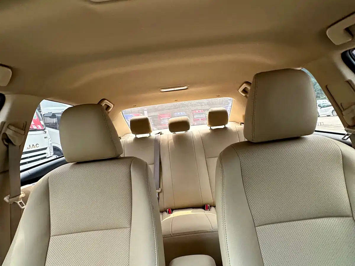 Toyota Corolla 2014 1.6L CVT GL фото 20