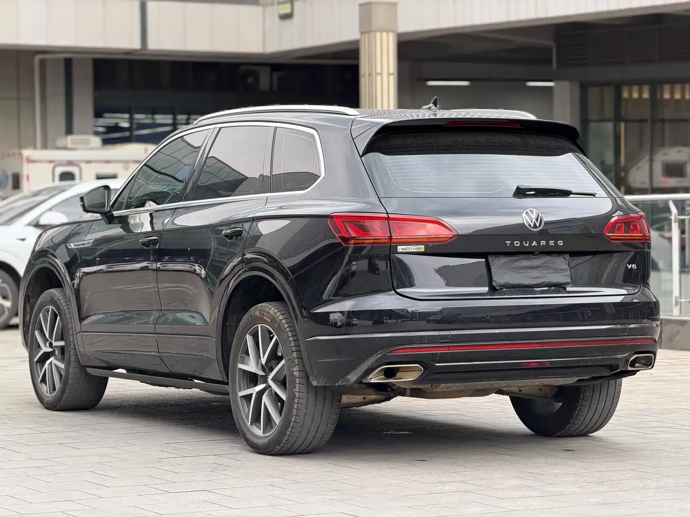 VOLKSWAGEN TOUAREG