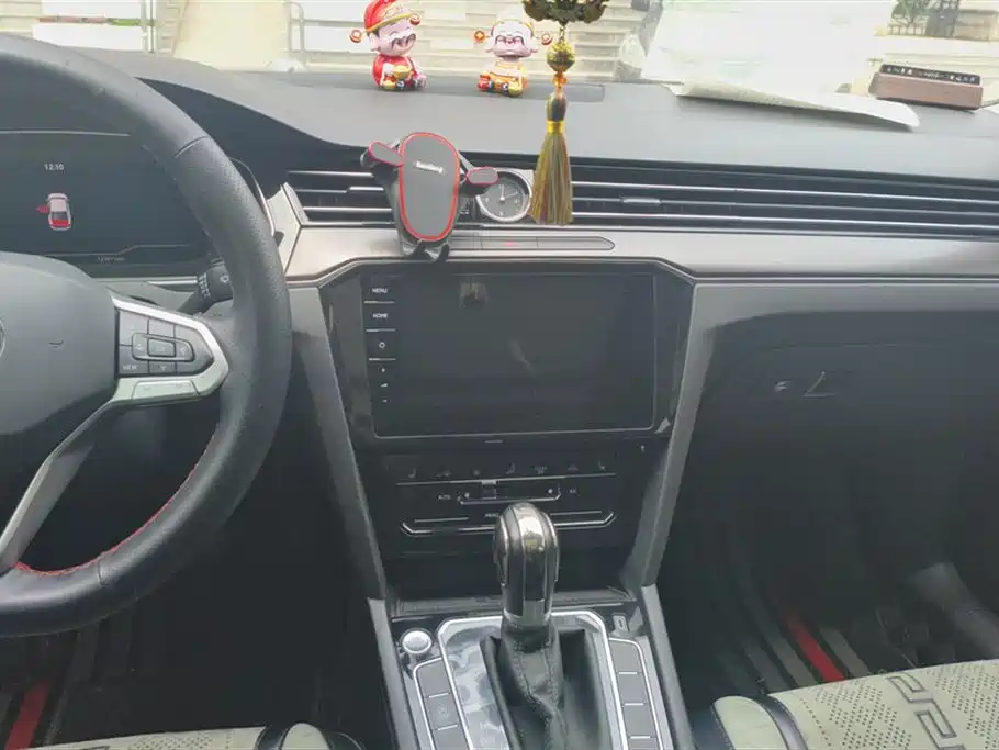 Volkswagen Magotan 2020 330TSI DSG Luxury фото 13