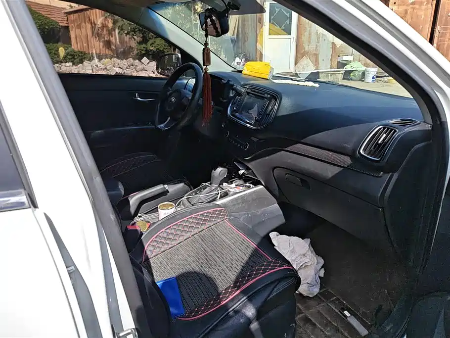Kia KX3 Smart Run 2015 1.6L Automatic 2WD DLX фото 8
