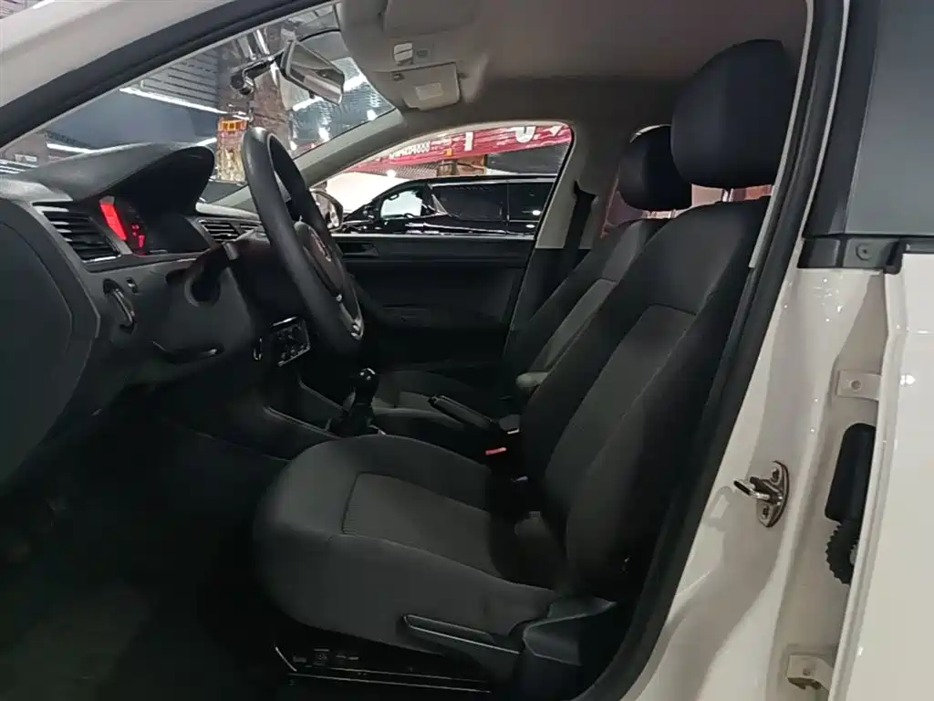 Volkswagen Santana 2018 1.5L Manual Trend Edition фото 15