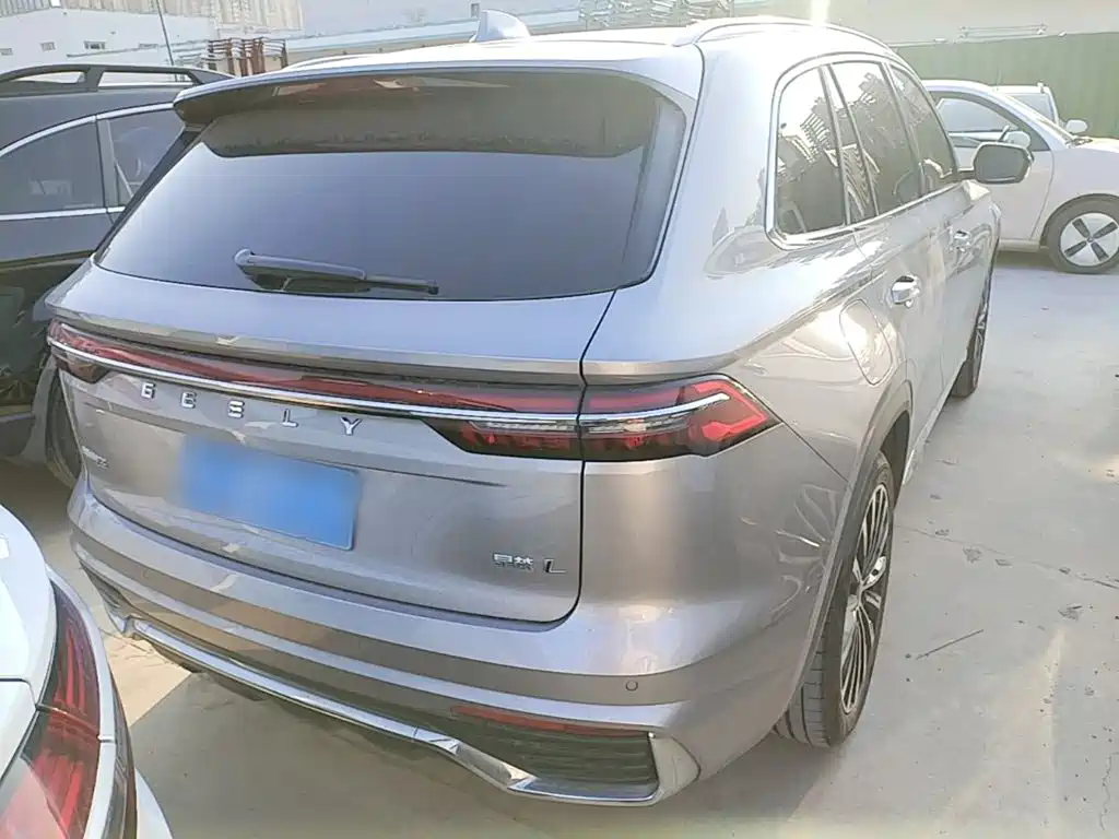 Фото 6 - Geely Monjaro