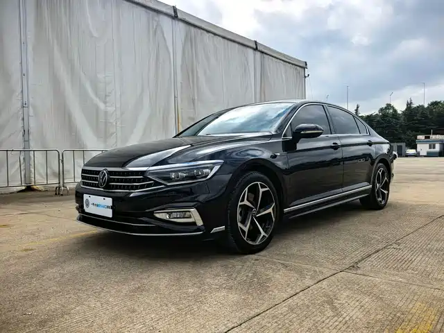 Volkswagen Magotan Комфорт, 330TSI DSG, Люкс