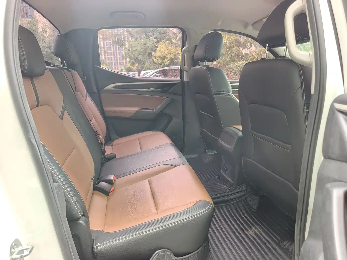 SAIC Maxus Maxus T70 2021 2021 2.0T Diesel Manual 4WD Australia Edition Standard Box High Chassis