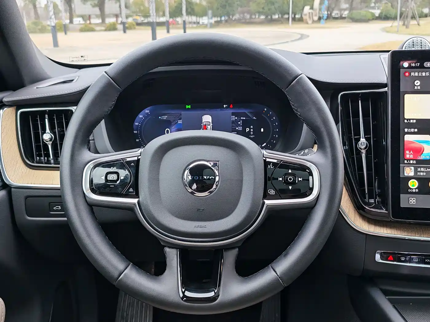 Volvo XC60 2026 B5 AWD Zhiyuan Sport Edition фото 30