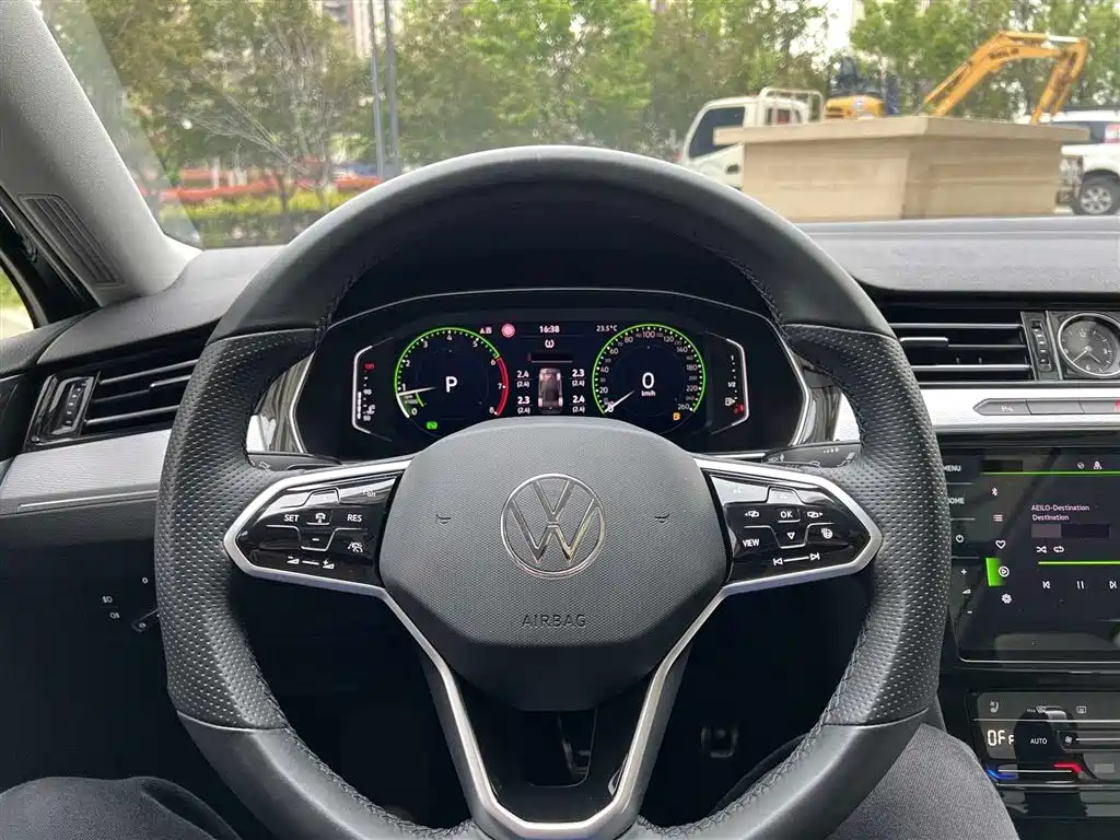 Volkswagen Magotan 2023 Model 2 Million Commemorative Edition 330TSI DSG Luxury фото 14