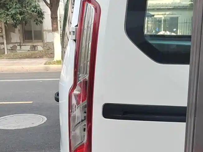 Ford Transit 2017 2.0T Diesel Multi-purpose Commercial Vehicle Short Wheelbase Low Roof China V фото 12