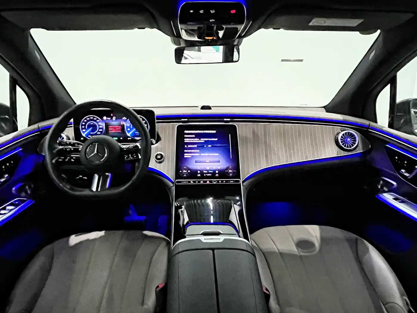 MERCEDES-BENZ EQE SUV