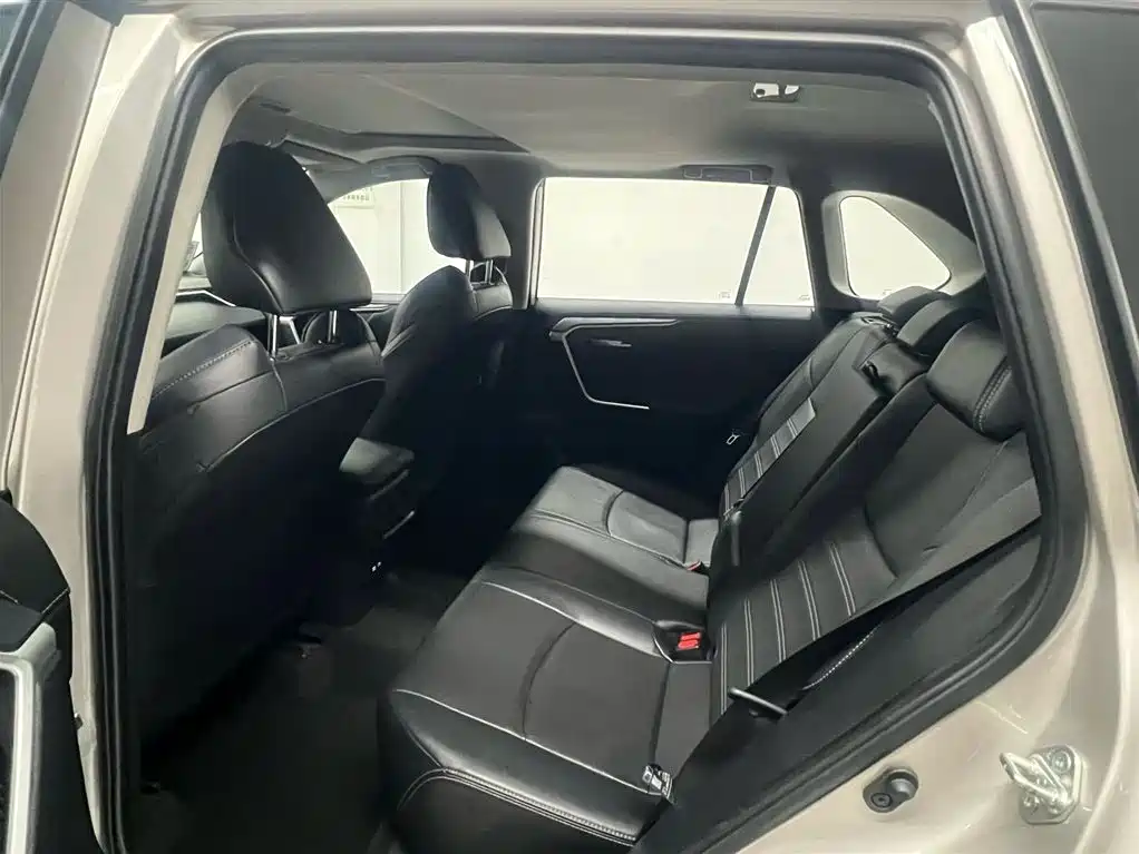 Toyota Wildlander 2020 2.0L CVT 2WD Tech Edition фото 6