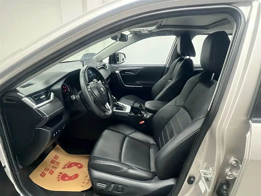 Toyota Wildlander 2020 2.0L CVT 2WD Tech Edition фото 5