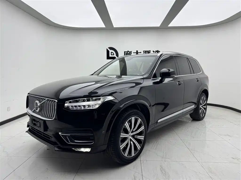 Фото 1 - Volvo XC90