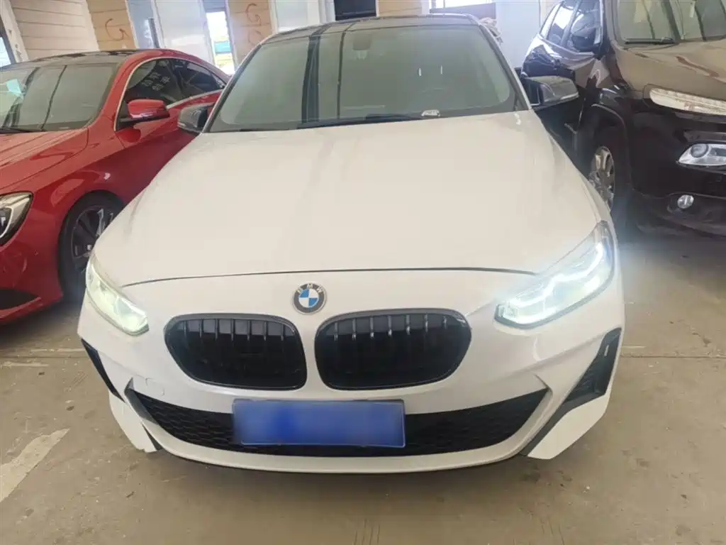 BMW 1 Series 2019 118i M Sport Package фото 3