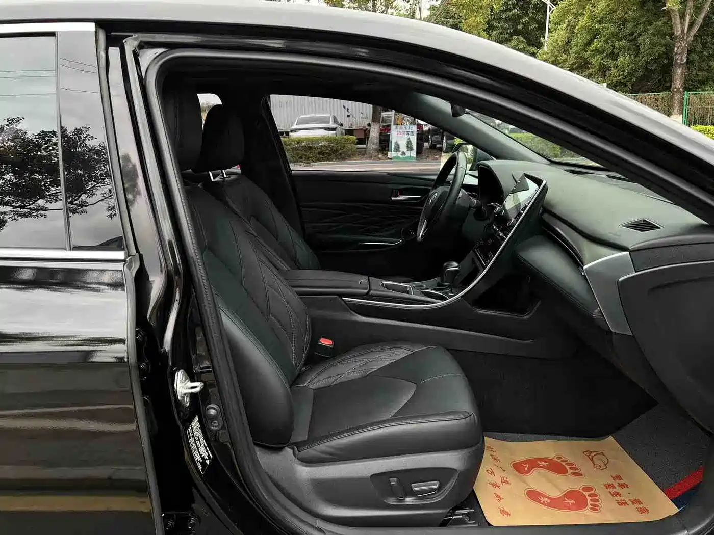 Toyota Avalon 2019 Hybrid 2.5L XLE Premium Edition China V фото 9