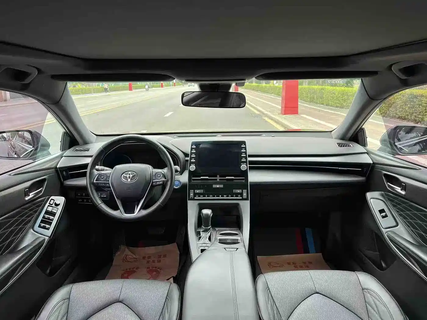 Toyota Avalon 2019 Hybrid 2.5L XLE Premium Edition China V фото 11