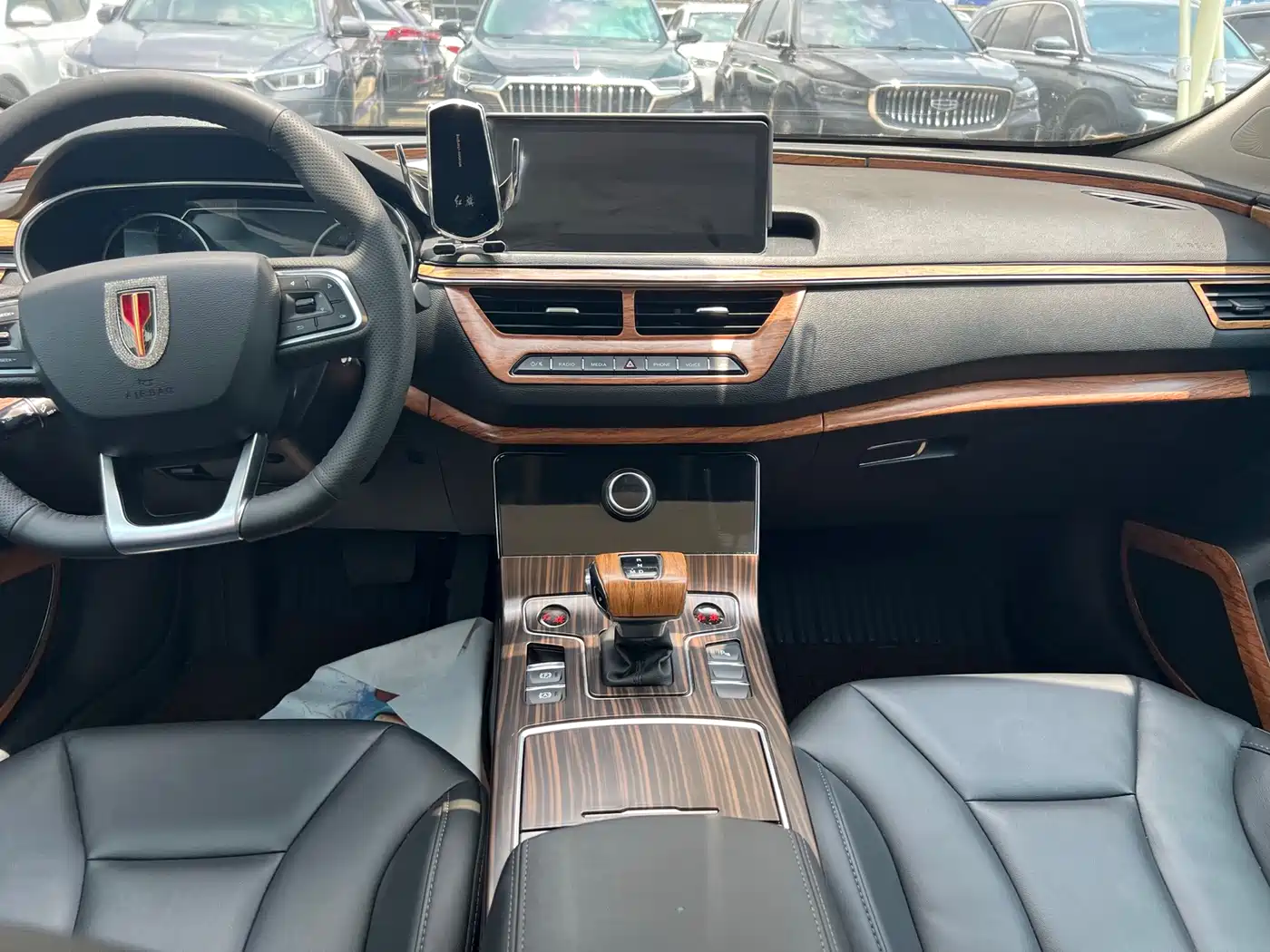 Hongqi H5 2020 1.8T Automatic Smart Connection Qi Rhythm Edition фото 6